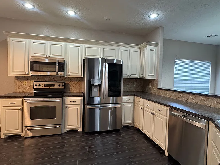 4413 NW Wolf Rd — Photo 4