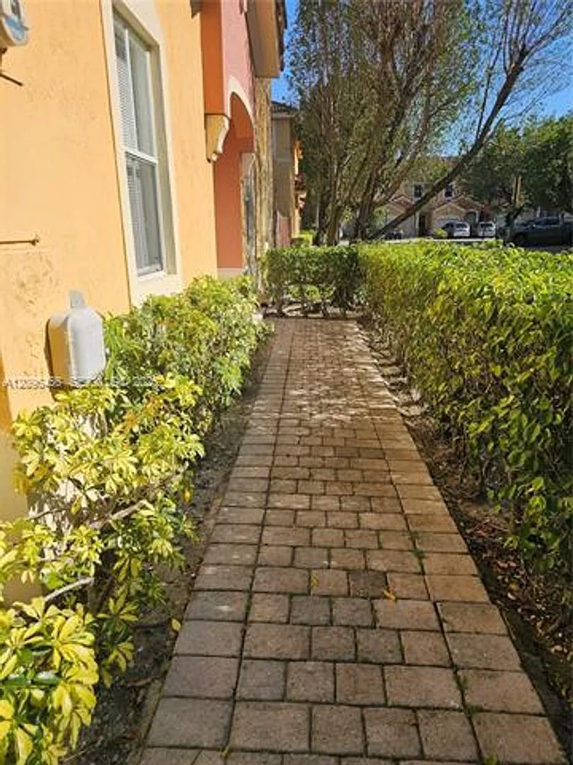 16658 SW 79th Ter th 16658, Miami, FL 33193 — Photo 3