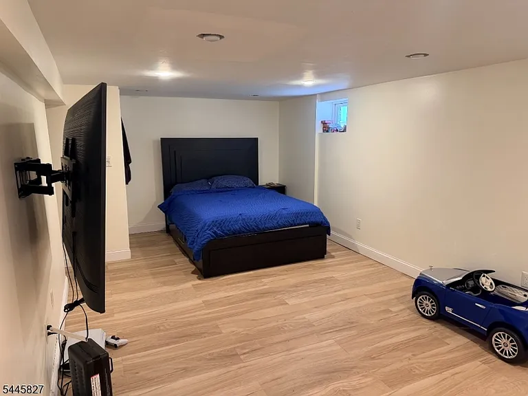 136 Belmohr St #1 — Photo 15