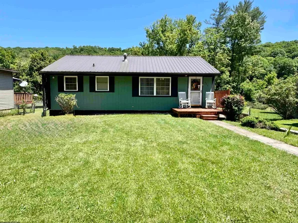 523 Maple Ave, Grafton, WV 26354
