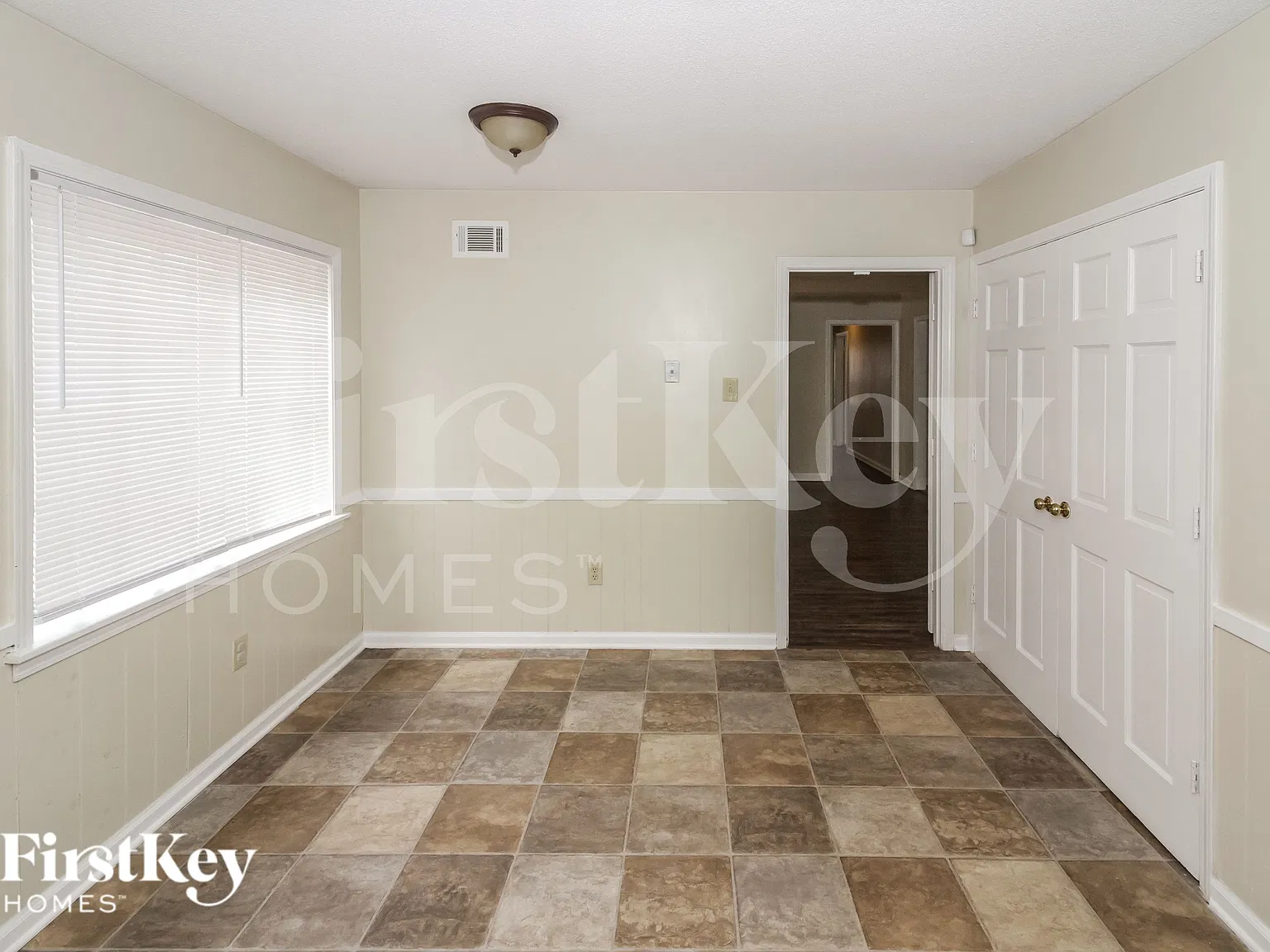 3 bed, 2.0 bath, 1758 sqft, $1,540 — Photo 4