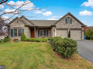 25 Thea Ct, Womelsdorf, PA 19567