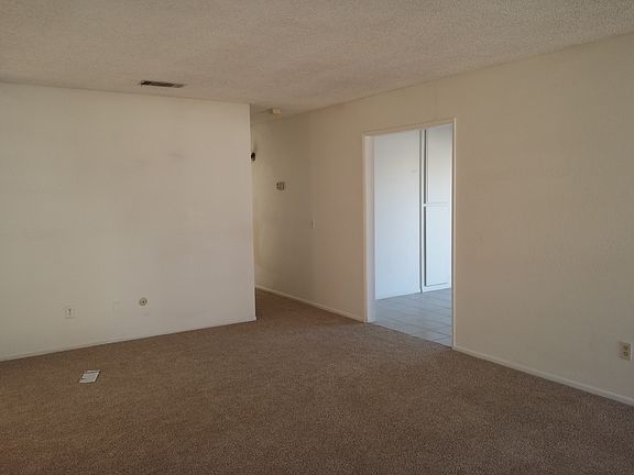 3rd image of 3186 Rockford Ave