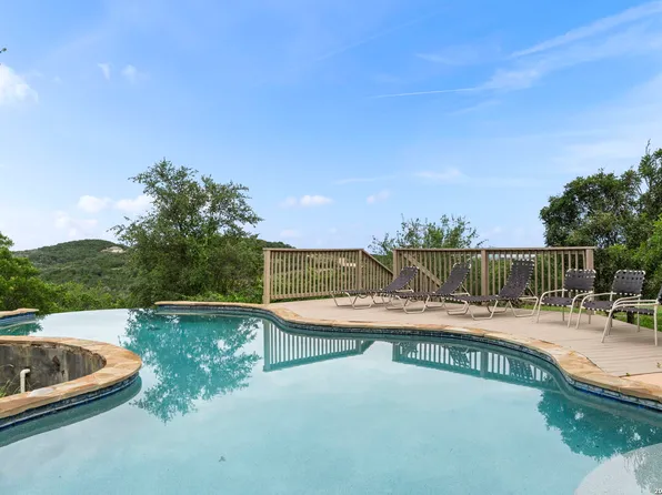 1040 County Road 2720, Mico, TX 78056