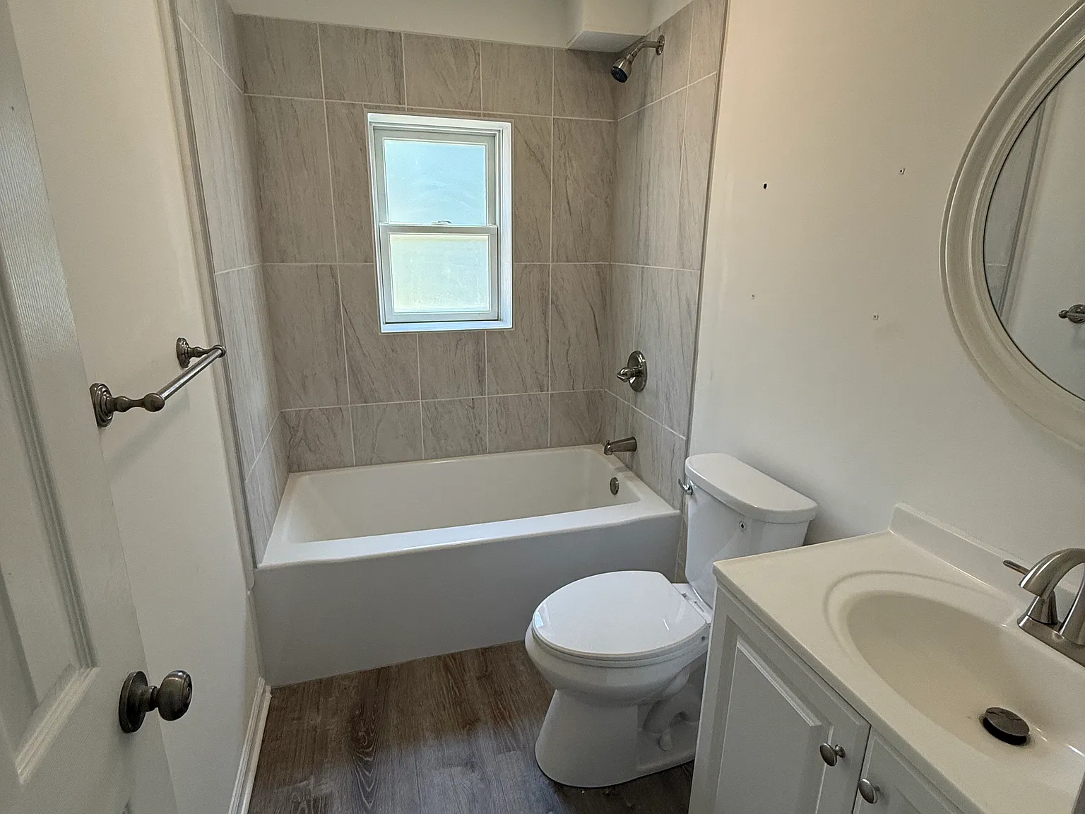 3 bed, 850 sqft, $2,500 — Photo 3