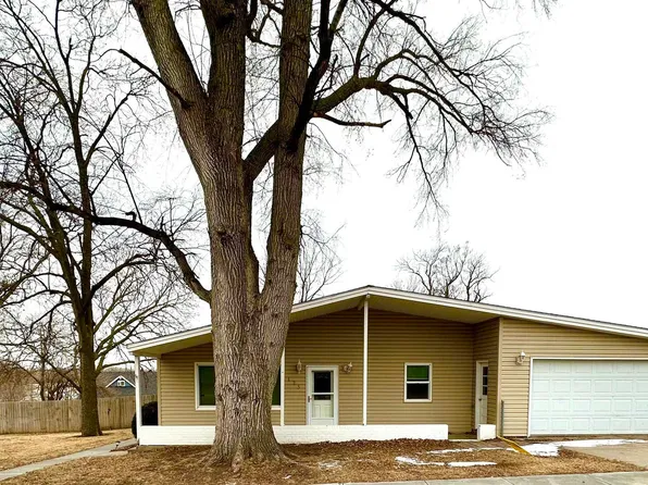 425 N 9th St, Arlington, NE 68002