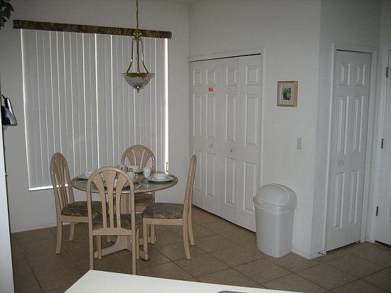 ES3P534MD-breakfast-nook