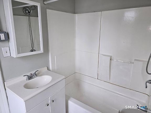 5th image of 274 Orange St #2