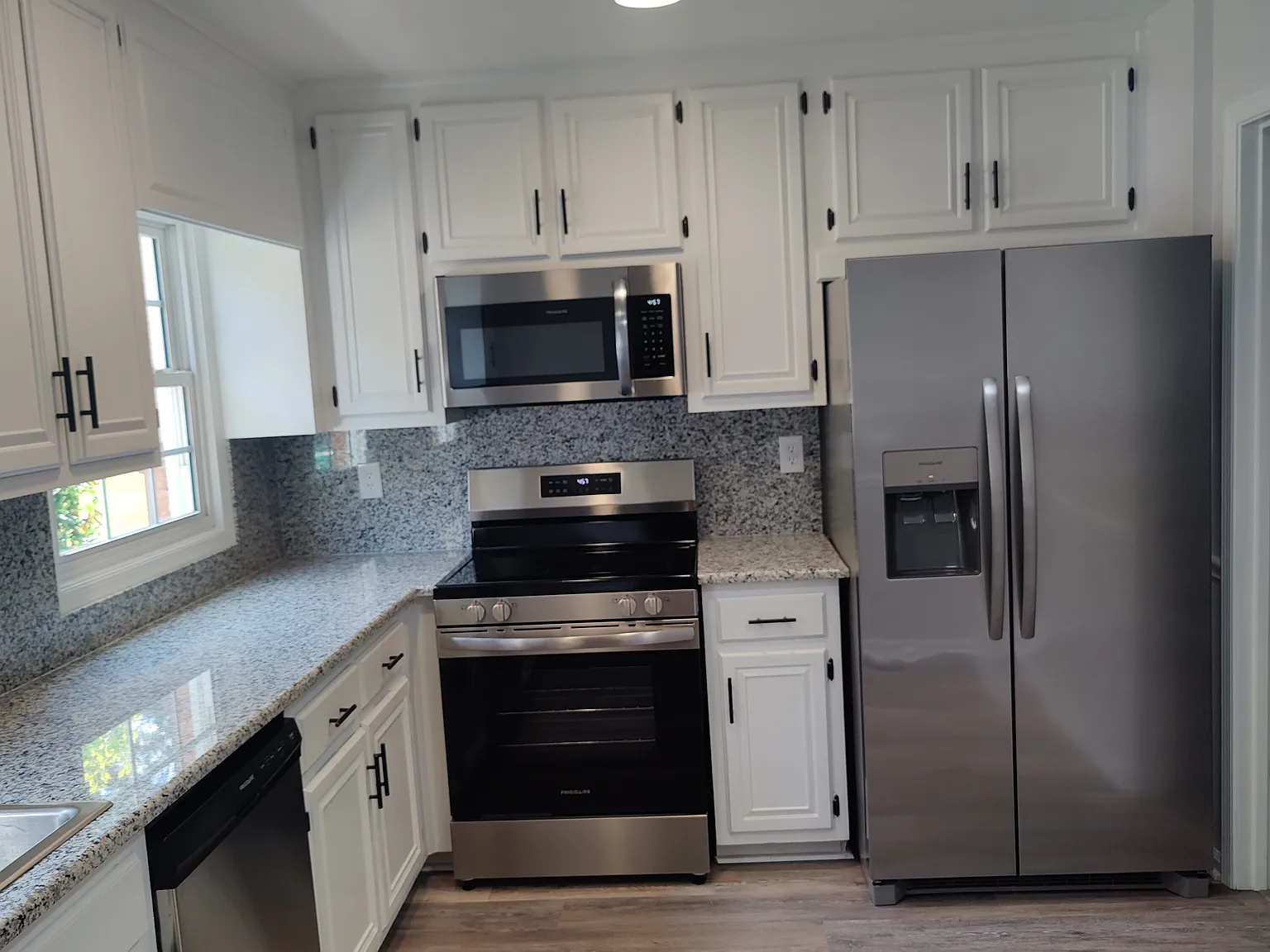 4 bed, 2.5 bath, 2464 sqft, $2,495 — Photo 4