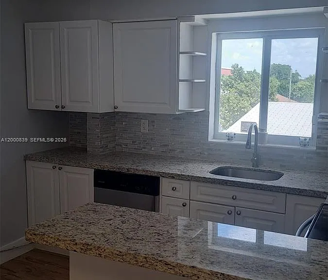 2415 Lincoln St #307 — Photo 1