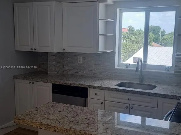 2415 Lincoln St, Hollywood, FL