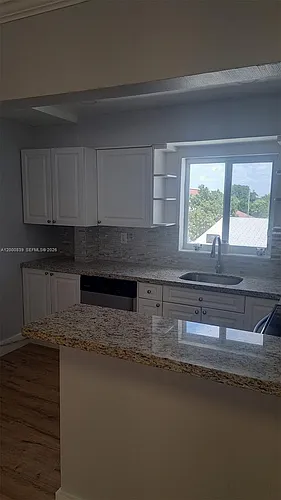 2415 Lincoln St #307 Photo 1
