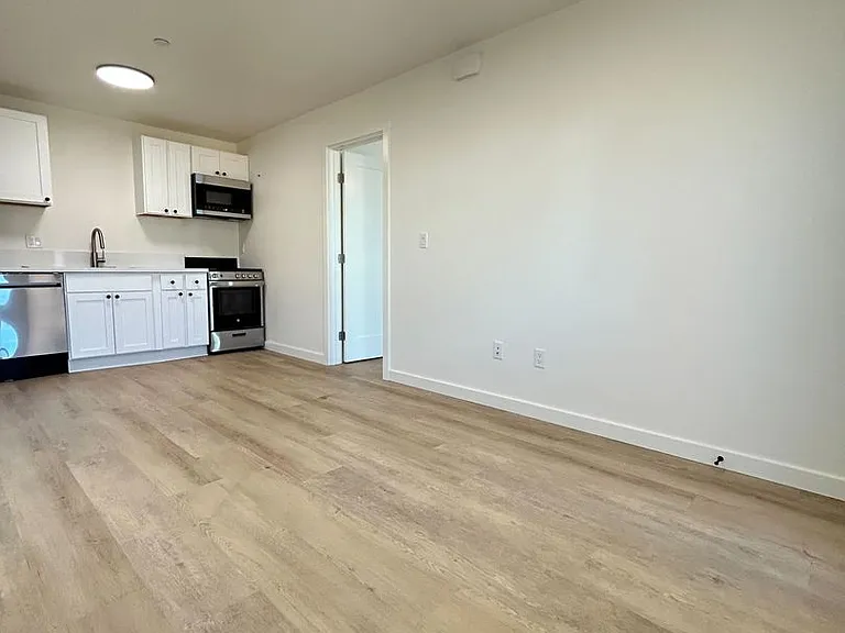 1-Bed/1-Bath Near Downtown San Luis Obispo and Cal Poly — Photo 10