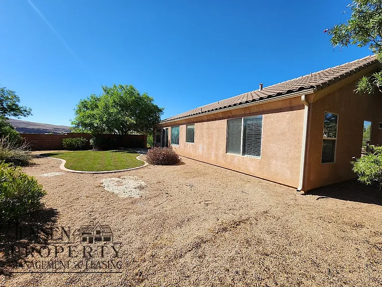 1630 E 2450 S #216 — Photo 29