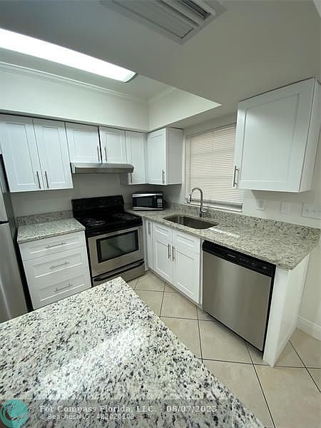 1st image of 1440 Argyle Dr APT B