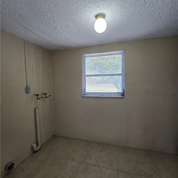 702 SE 47th St #2 — Photo 9