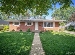 807 Center Dr, Ann Arbor, MI 48103