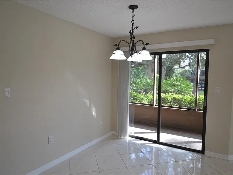 605 Lennox Rd W — Photo 6