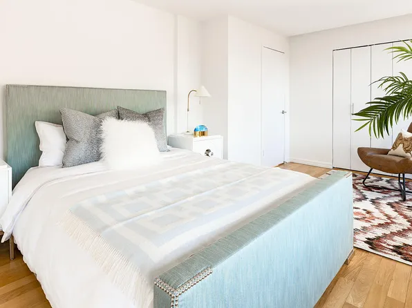 201 East 69th Street image 10 of 18