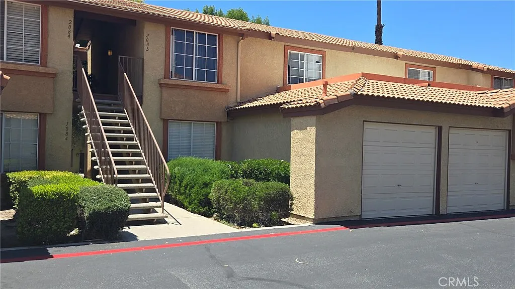 1 bed, 716 sqft, $1,725 — Photo 1