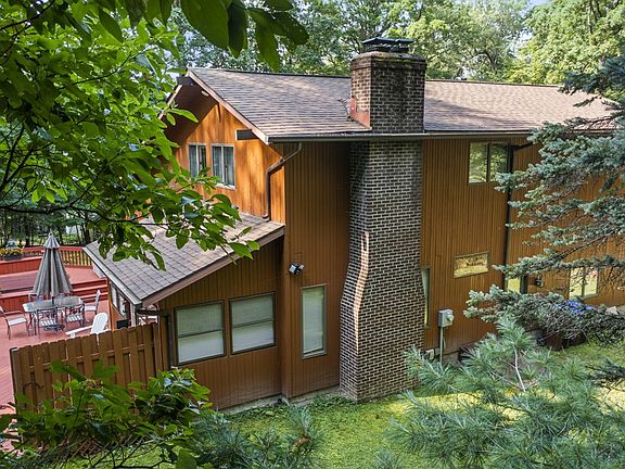 3rd image of 104 White Oak Dr