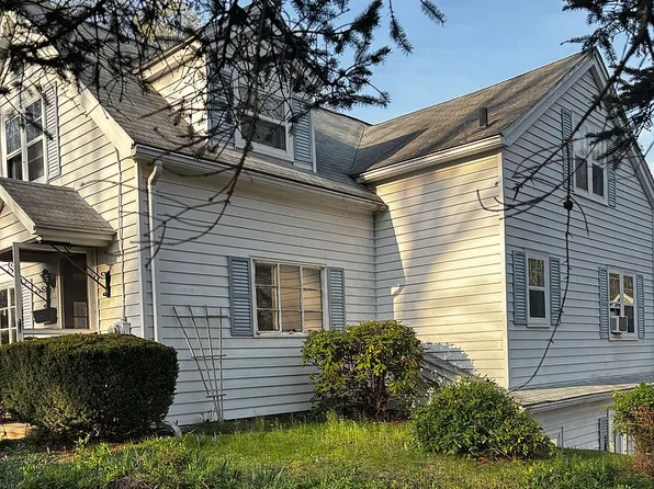 213 Hart St, Berlin, CT 06037