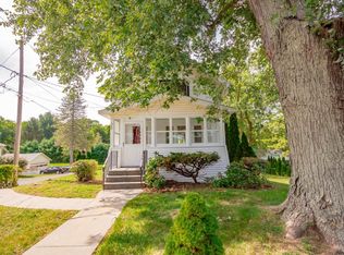 320 Glenmont Rd, Glenmont, NY 12077