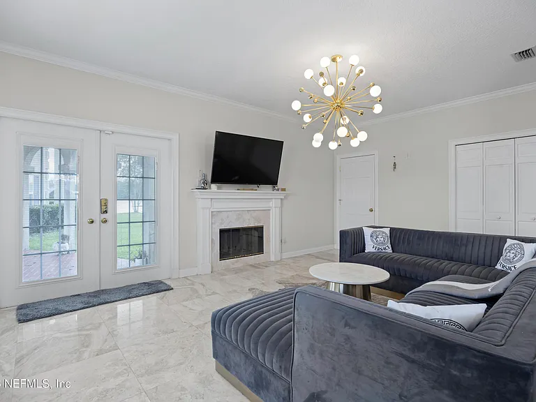 200 Sunstone Ct #GUEST HOUSE — Photo 4
