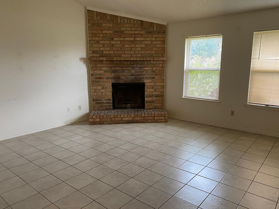 1st image of 3624 Jewel St