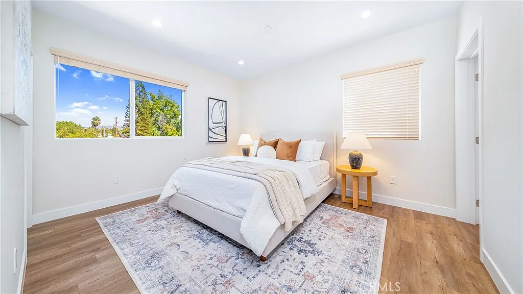 3 bed, 2.5 bath, 1698 sqft, $3,795 — Photo 2