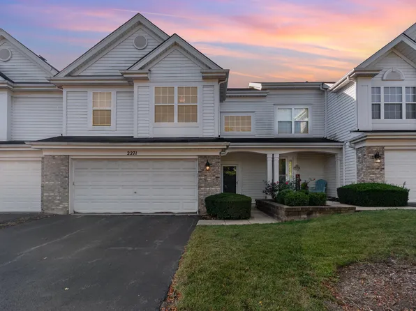 2271 Scott Ln, Aurora, IL 60502