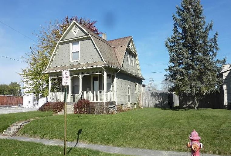 1st image of 802 E Warren St