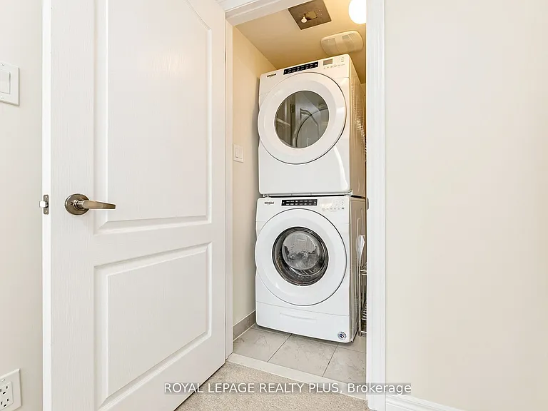 120 Watson Pkwy N #1 — Photo 28