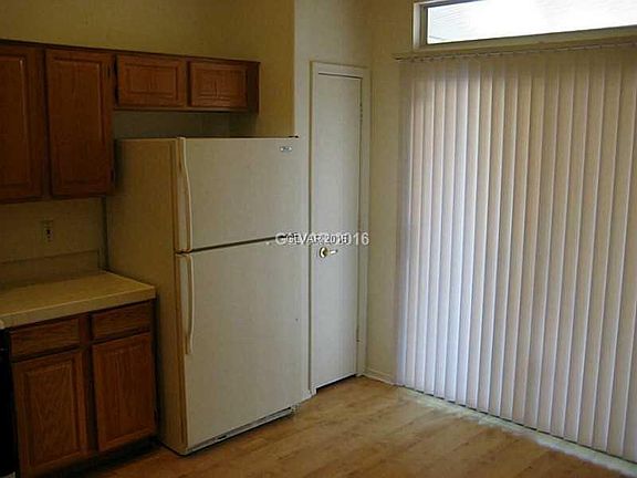 5th image of 8117 Chiltern Ave