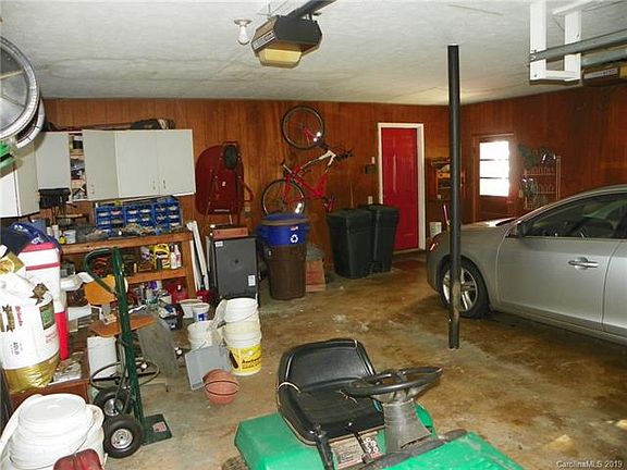3rd image of 2345 Glenheath Dr