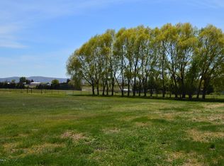 Nna Stone Rd, Yakima, WA 98908