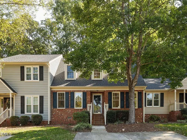 126 Sanair Ct, Apex, NC 27502