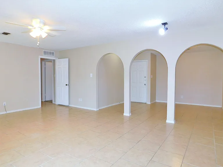 1706 Wisteria St — Photo 6