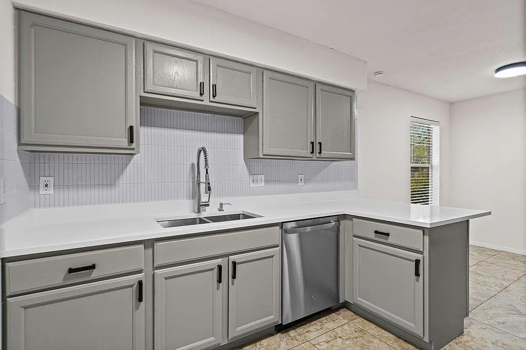 3 bed, 2.0 bath, 1539 sqft, $2,200 — Photo 3
