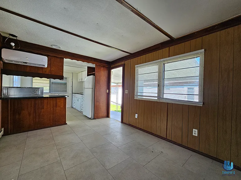 503 Longfellow Blvd — Photo 3