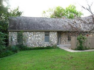 821 E 1259th Rd, Lawrence, KS 66047