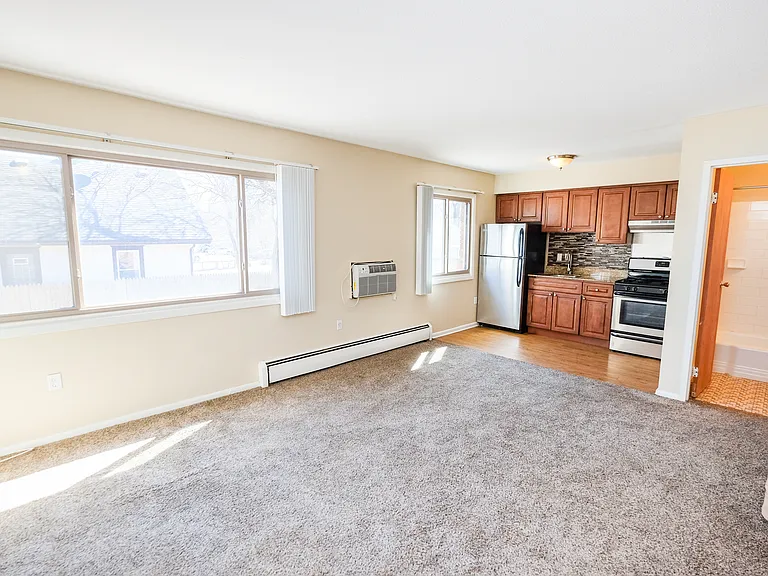 Minnehaha Apartments — Photo 16