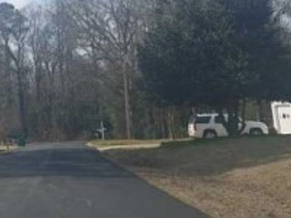 Exterior Neighborhood (street photo)