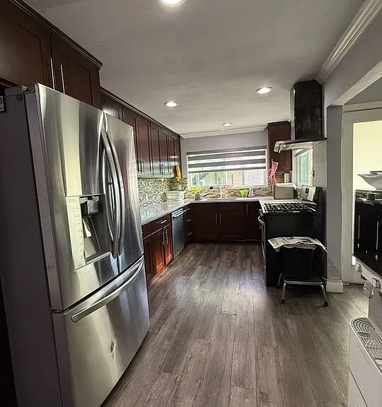 731 Crenshaw Blvd — Photo 5