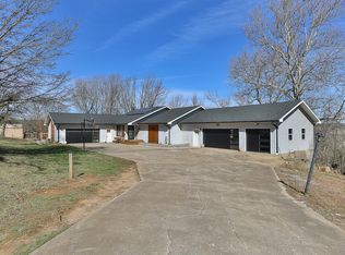 923 E 430th Road, Bolivar, MO 65613