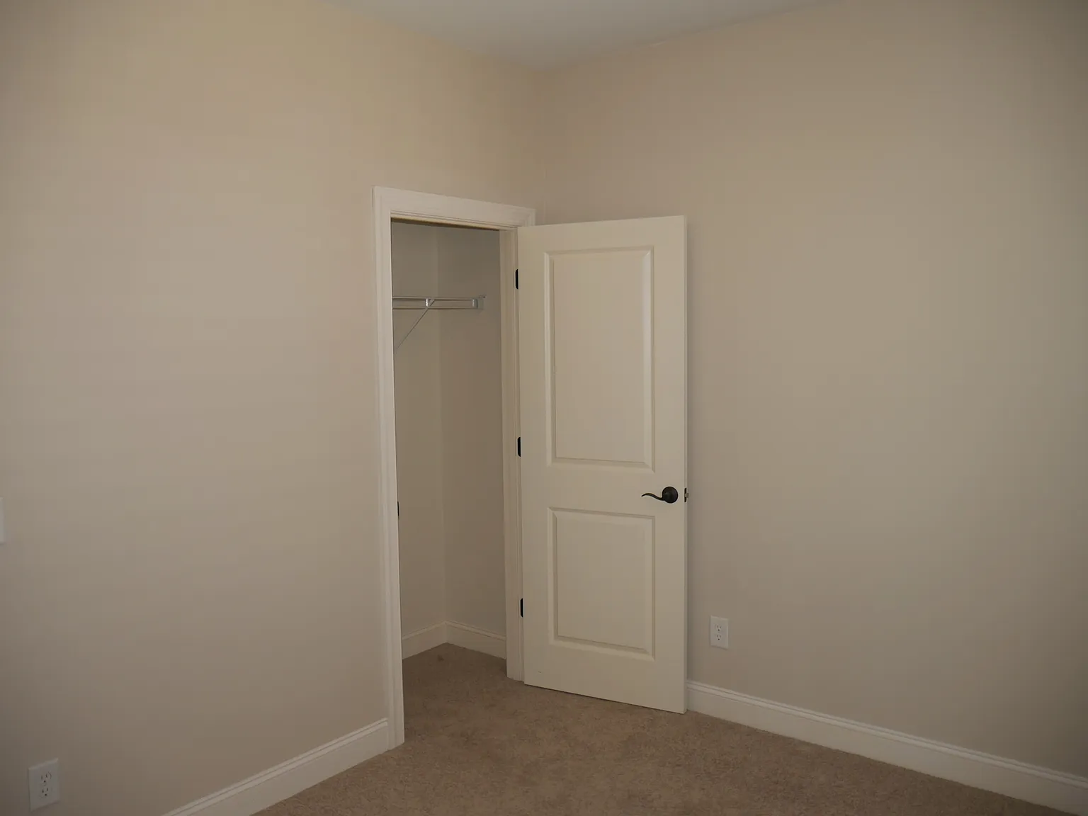 3 bed, $1,750 — Photo 3