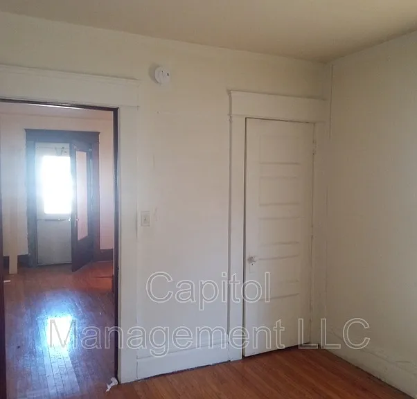 1016 N Capitol Ave #1 — Photo 3