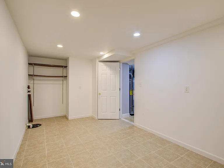 9203 Cedarcrest Dr — Photo 38