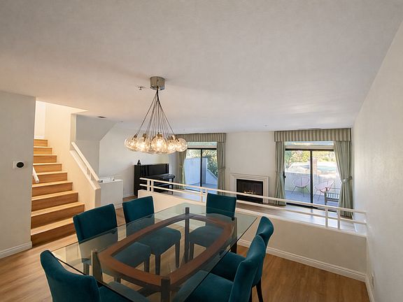 3rd image of 6905 Hannum Ave #6905