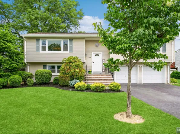 13-55 Comerford Pl, Fair Lawn, NJ 07410